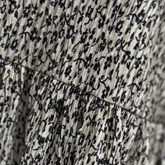 BY TOGETHER Cream & Black Floral Babydoll Peplum Top | Flowy Boho Blouse | Small - Picture 8 of 11